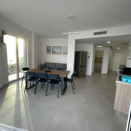 Апартаменты Angolo Blu Fronte Mare *