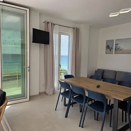 Angolo Blu Fronte Mare Апартаменты
