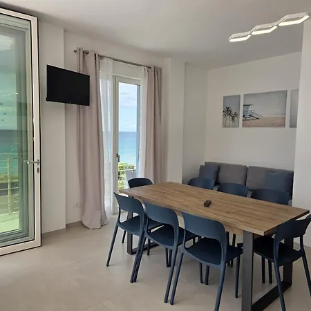 Διαμέρισμα Angolo Blu Fronte Mare