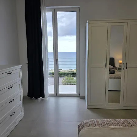 Διαμέρισμα Angolo Blu Fronte Mare